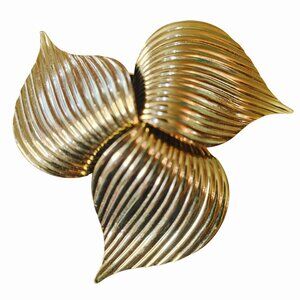 Large Sarah Coventry Leaf Brooch Gold Tone Vintage Ribbed Floral Pin Jewelry